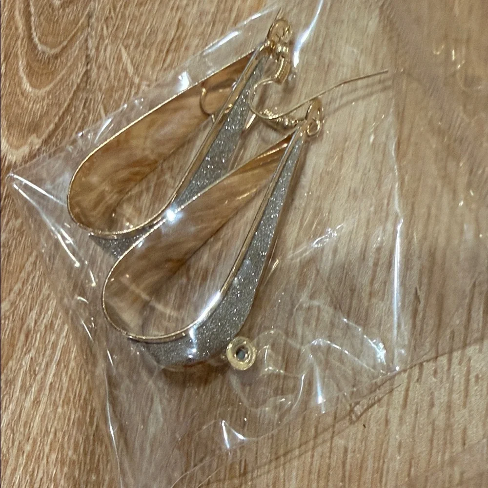 Assorted Earring Collection - Picture 5 of 14